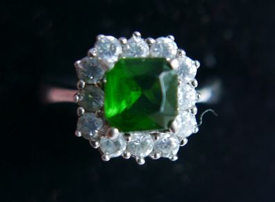 Vintage  Square Emerald and Sterling Silver 925 hallmarked  Ring  Band size N1/2 - 4,2g