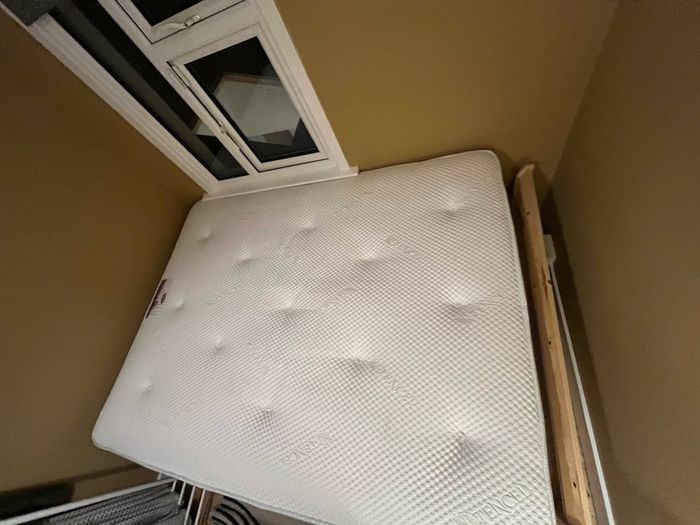 Mattress (king)