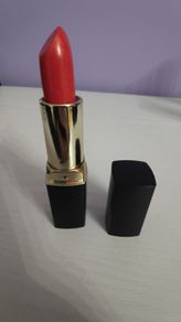 Red Lipstick with Gold New