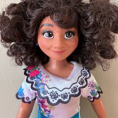 Disney"Encanto"  Mirabel Doll