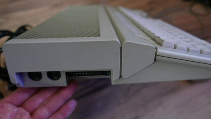 Atari 520st Video Game Keyboard Computer W Mouse  Desktop Vintage (works Well)
