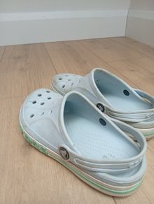 crocs
