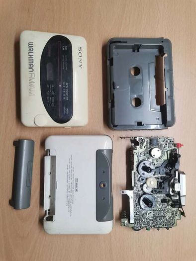Sony WM-F38 Walkman Cassette Player