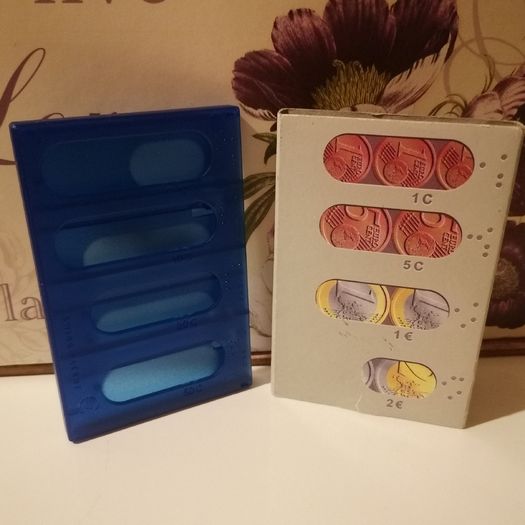 Euro coin sorting and storage card
