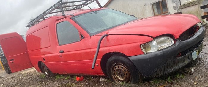 Ford Escort 2001 (55 van) Donor/Parts only