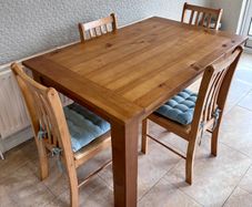 Kitchen table and 4 chairs