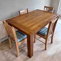 Kitchen table and 4 chairs
