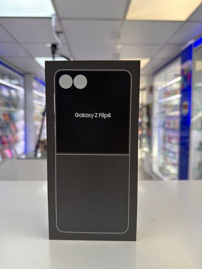 samsung galaxy Z Flip 8 256 GB unlocked Brand New Irish stock