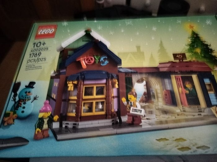 Lego Christmas House