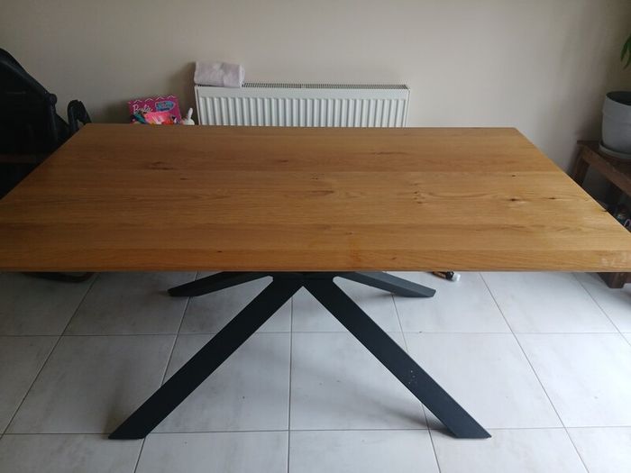 Arno dining table
