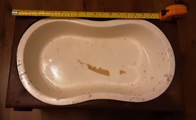 vintage French enamel bidet/ possibly baby bath