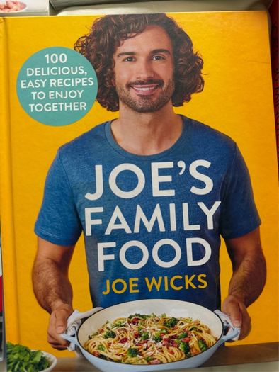8 Cookbooks | Joe Wicks | Jamie Oliver | The Happy Pear | The Essential Air Fryer