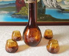 For Collectors Rare Vintage 5 Piece J. Albinana Oleria Spain Etched Amber Decanter With Matching Amber Wine Glasses Set