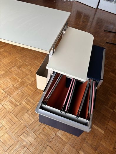 Desk "USM Kitos" modular