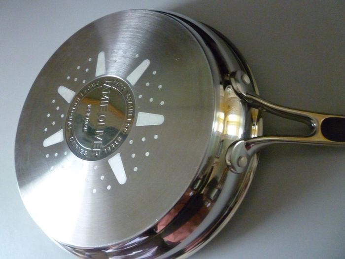 JAMIE OLIVER FRYING PAN BY TEFAL. Large Deep Frying or Omelette Pan.  Professional Series. WITH Jamie Oliver 4 piece steak cutlery set. Very Good Condition.