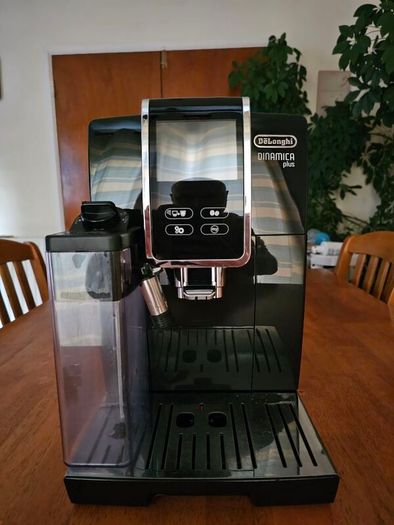 De'Longhi Dinamica Plus fully-automatic bean-to-cup coffee machine
