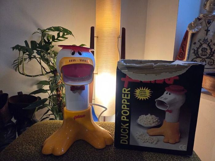 vintage popcorn machine duck prima