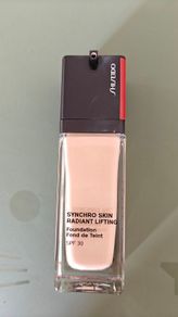 Shiseido synchro skin radiant foundation