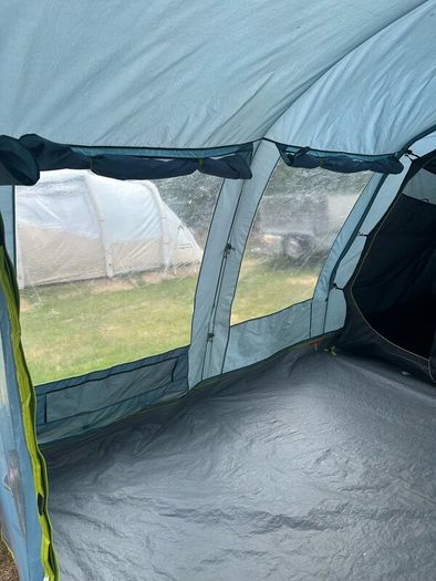 Spacious Coleman Aspen 6L 6-person