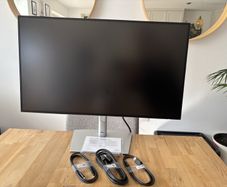 Dell monitor - excellent condition with original box and cables