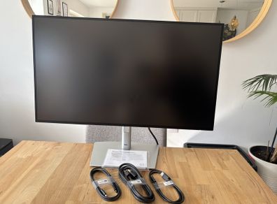 Dell monitor - excellent condition with original box and cables