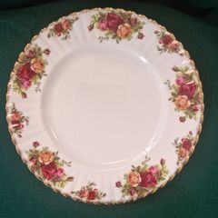 Old country roses Dinner plates