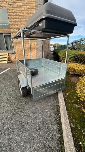 Erde - Galvanised trailer with roof box and frame - excellent condition