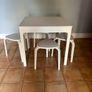 Extendable kitchen table and stools Image 2