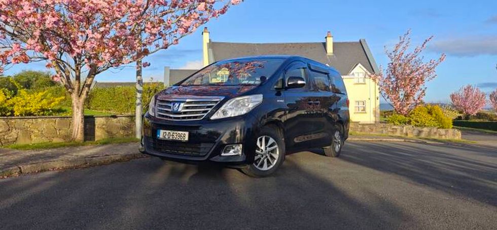 2012 Toyota Alphard 2.4 Hybrid 4WD