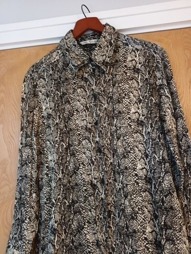 Zara Long Sleeved  Blouse.  S. Large- 14.  B.N.W.T  ( No Paper Tag).