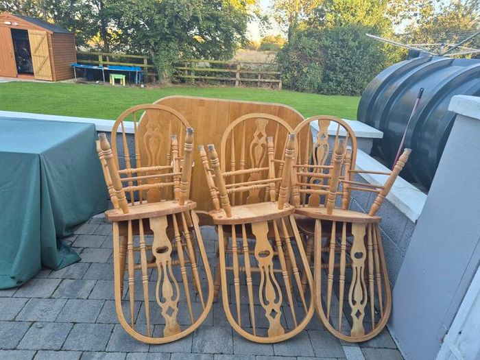 Table and 6 Chairs.