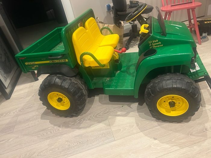 John Deere Gator