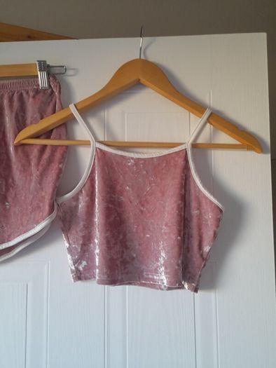 girls cute top and shorts