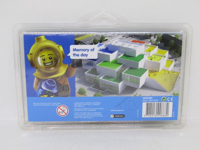 LEGO House Home of The Brick Memory of The Day Billund House Fish Tank Set 3850060 From Lego House Grand Opening Exclusive Limited Edition Rare Hard To Find  Brand New  This set is only available at the grand opening on the day  Lego Store in the just ope