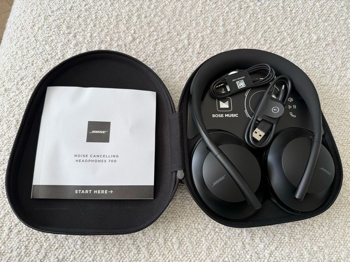Bose 700 noise cancelling headphones