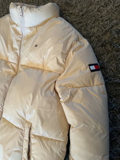 Tommy Hilfiger beige puffa jacket worn once! Like new! Age 16