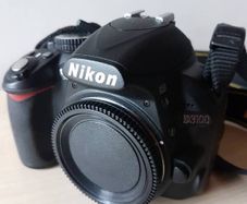 Nikon D3100 body, 14.2mp, vgc, low shutter count