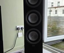 Floor standing speakers Elac UniFi FS U5 slim