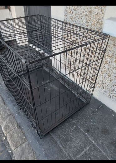 Medium dog cage