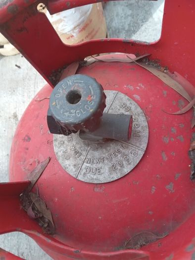 Patio gas bottle (full)