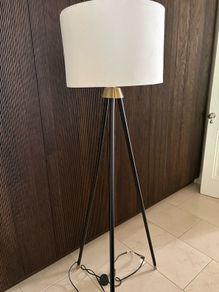 Floor lamp