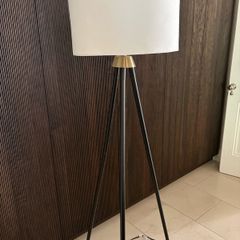 Floor lamp