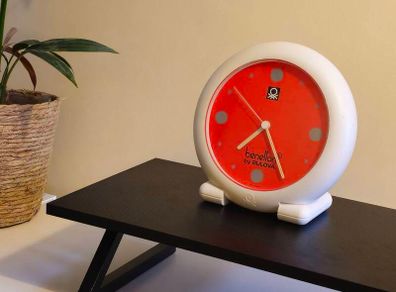Vintage Bennetton by Bulova Table Clock