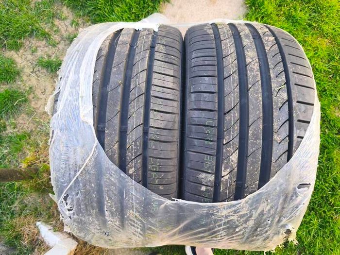 2 Tracmax TX3  Tyres 255/35/19