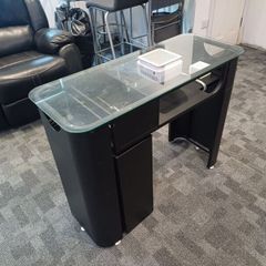 Nail Table