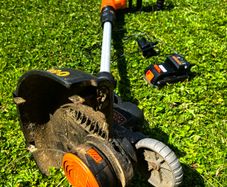 Black and decker strimmer