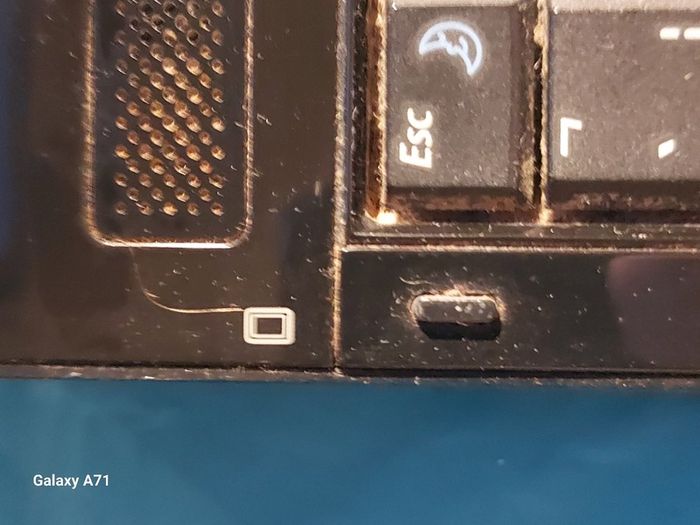 Samsung R610 15.6 inch Laptop, 3GB Ram, 300GB HDD, Intel Core 2 Duo CPU T6400 2.00GHz, indows 7 Home Premium, Chrome, Youtube, and VLC for best movie experience