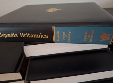 collcctors - britanica encyclopedia set