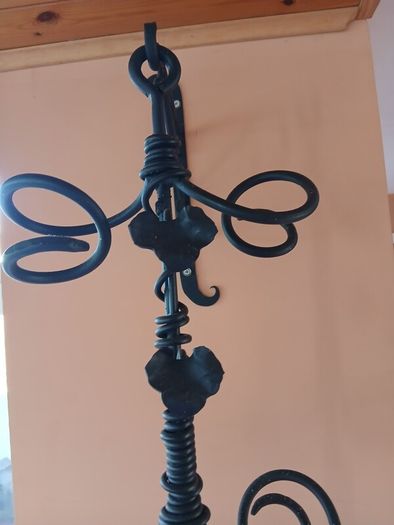Heavy Duty Vintage Wrought Iron Six Bottle Wall Hanging Wine Rack