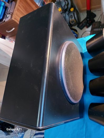 Samsung Surround Sound Speaker System, Subwoofer Speaker Model PS-WQ100, 4 Rear Speakers Model PS-RX30 and Centre Speaker Model PC-CX30